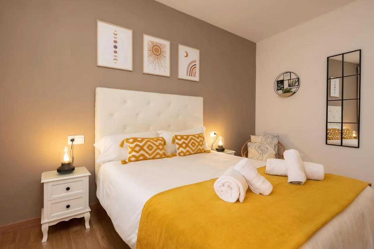 Villa Araucana Cádiz 0*,  España