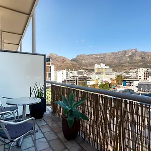 https://de-waterkant-luxury-loft.hotels-capetown.com